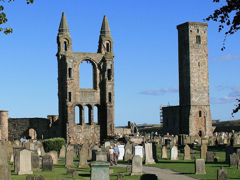 La Cattedrale di Saint Andrews: Un Viaggio tra Storia e Mistero