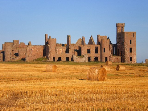 Scopri i Misteri e la Bellezza di Slains Castle, Aberdeenshire: Un Viaggio nel Cuore della Scozia