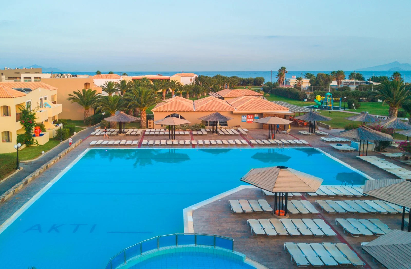 Bravo Smart Akti Beach