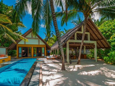 Four Seasons Landaa Giraavaru