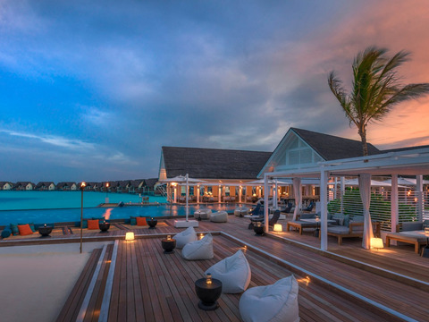 Four Seasons Landaa Giraavaru