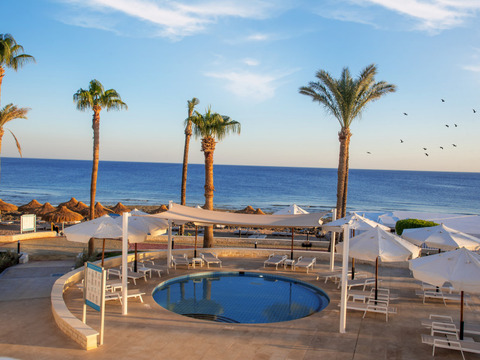 Nicolaus Prime Sunrise Remal Beach