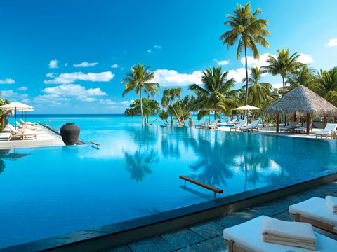 Four Seasons Landaa Giraavaru