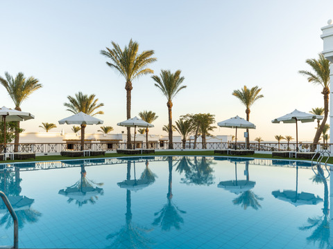 Nicolaus Prime Sunrise Remal Beach
