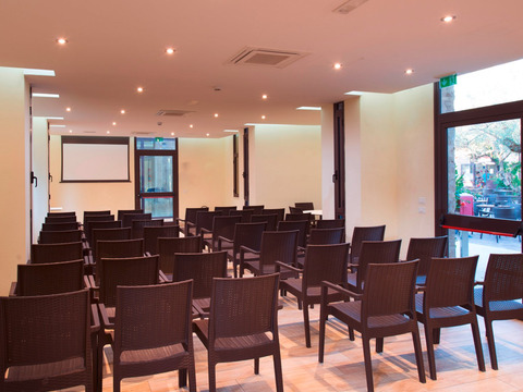 Voi Floriana Resort