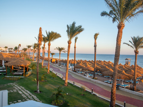 Nicolaus Prime Sunrise Remal Beach