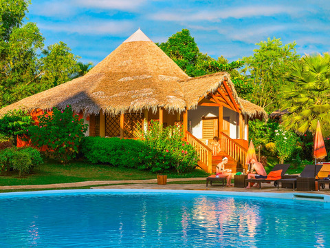 Loharano Beach Hotel