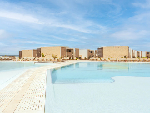 Seaclub Royal Horizon Ponta Sino