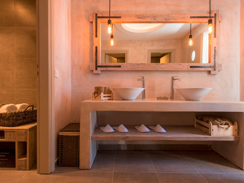 Searesort Caldera's Dolphin Suites
