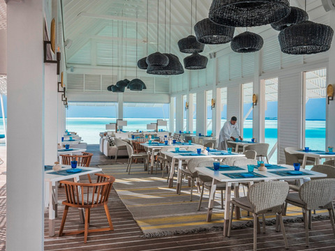 Four Seasons Landaa Giraavaru