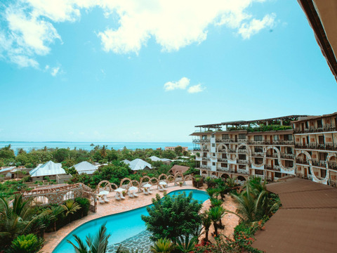 Palumbo Waves Resort