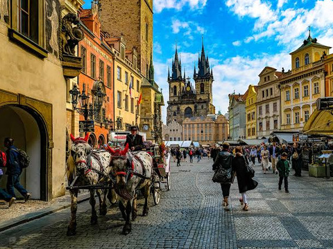 Pasqua per single a Praga