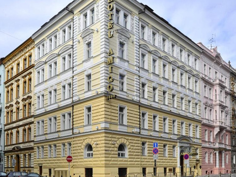 Pasqua per single a Praga