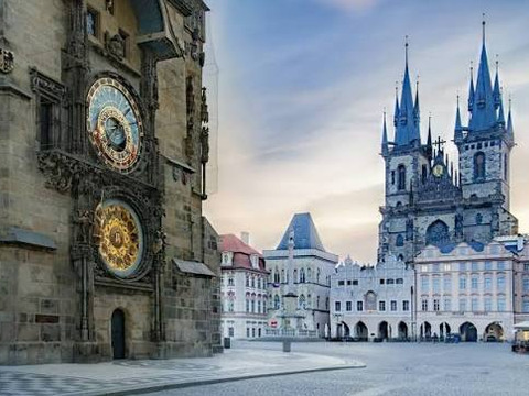 Pasqua per single a Praga