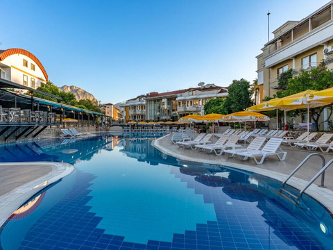 Estate per single sulla costa turca