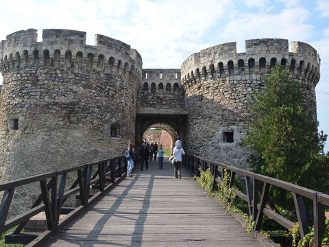 Ponte dei Santi Tour Belgrado e Novi Sad