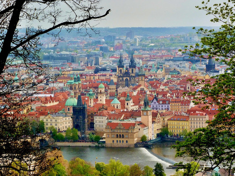 Pasqua per single a Praga
