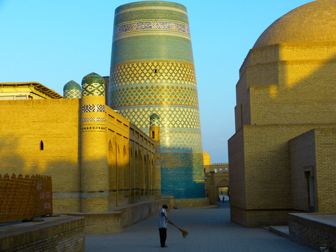 Ponte 25 aprile Tour Uzbekistan