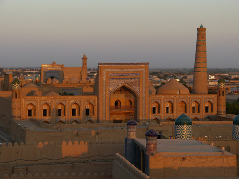Ponte 25 aprile Tour Uzbekistan