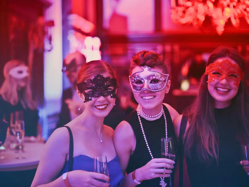Festa dei single. Il single day tra Cina e Italia
